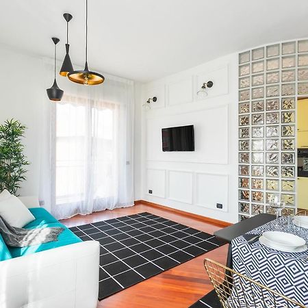 Santa Chiara Apartment By Myhomeincomo Dış mekan fotoğraf