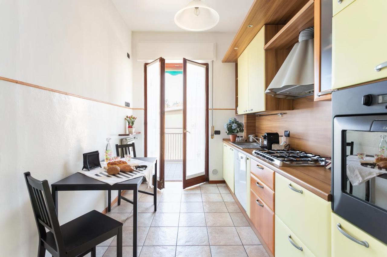 Santa Chiara Apartment By Myhomeincomo Dış mekan fotoğraf