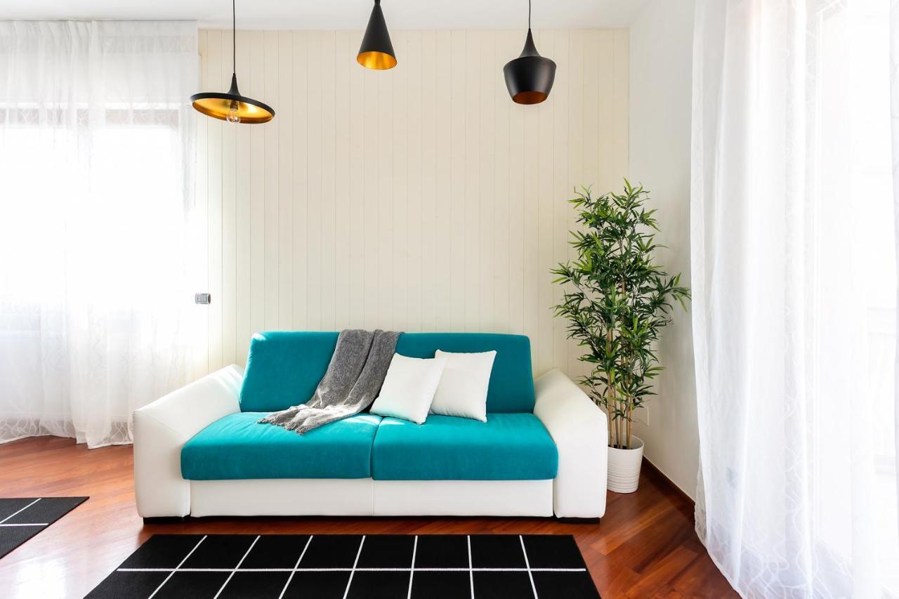 Santa Chiara Apartment By Myhomeincomo Dış mekan fotoğraf