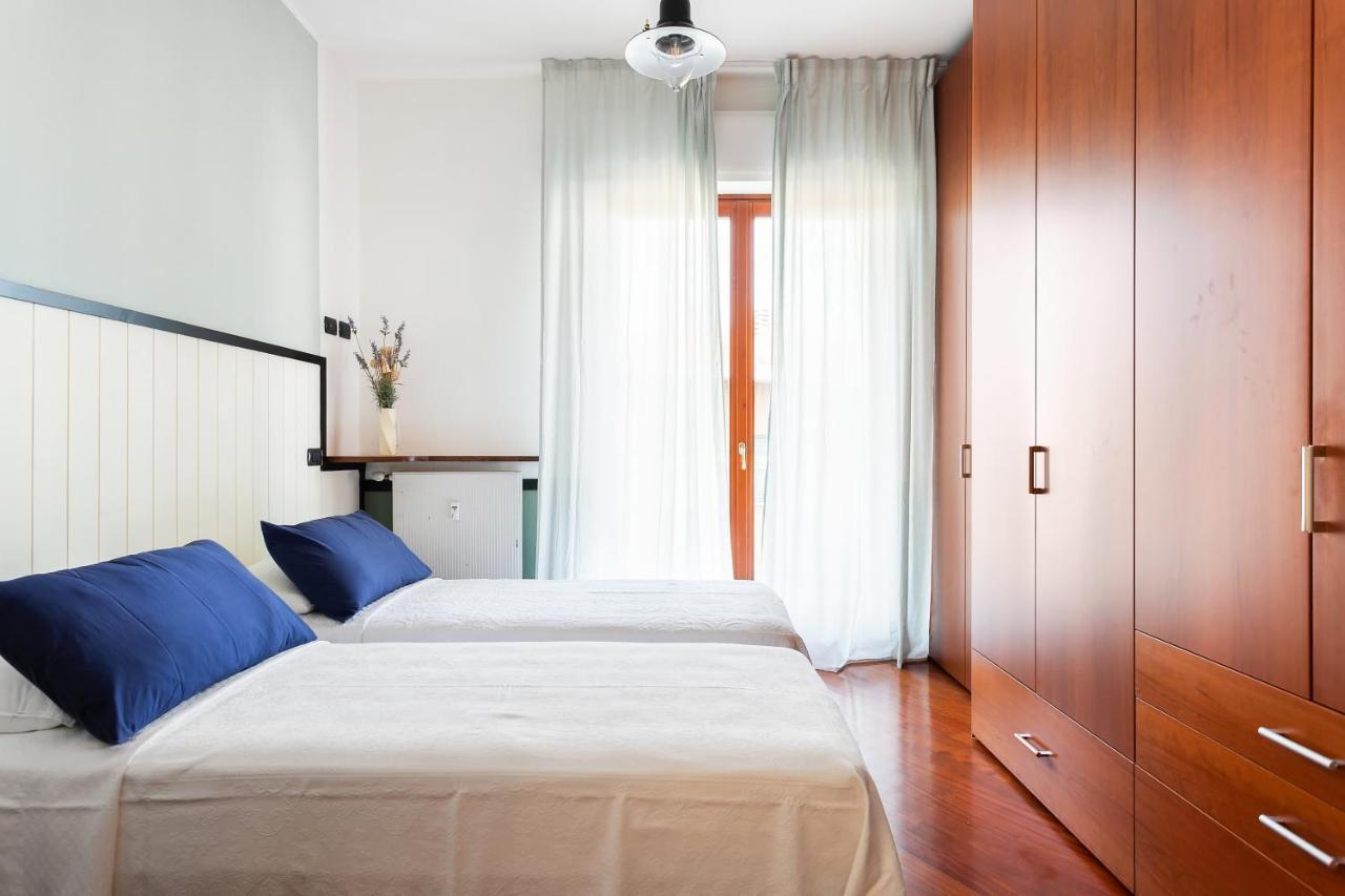 Santa Chiara Apartment By Myhomeincomo Dış mekan fotoğraf