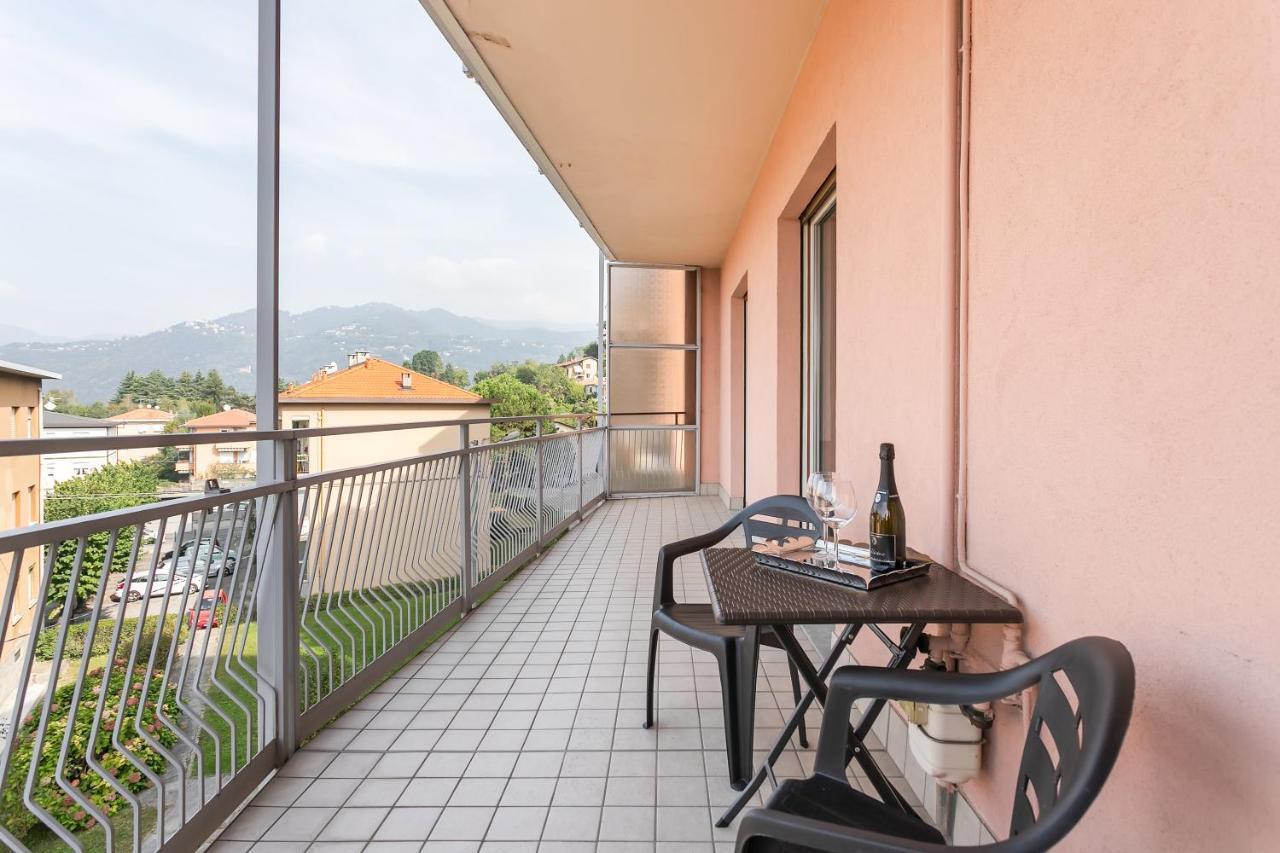 Santa Chiara Apartment By Myhomeincomo Dış mekan fotoğraf