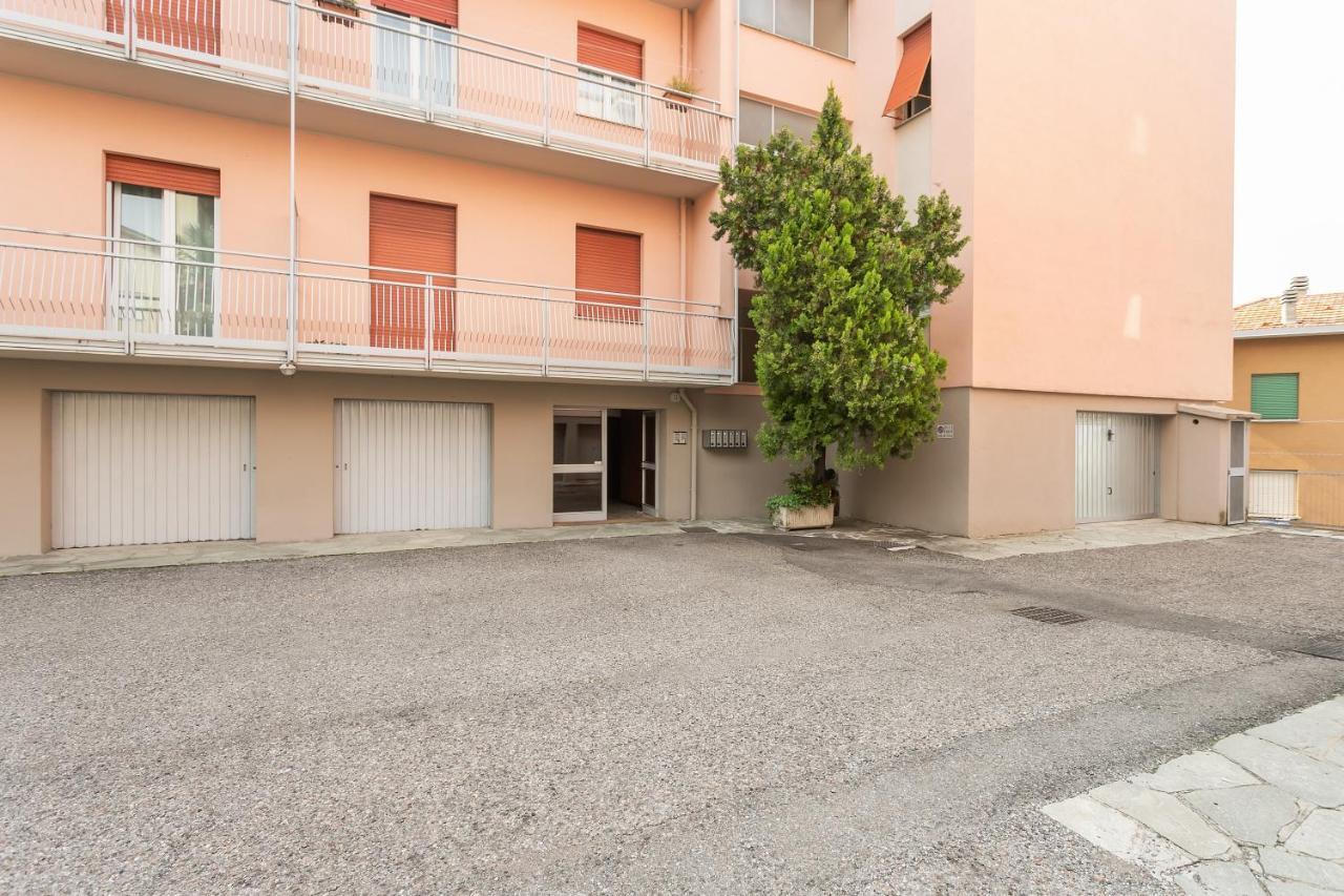Santa Chiara Apartment By Myhomeincomo Dış mekan fotoğraf