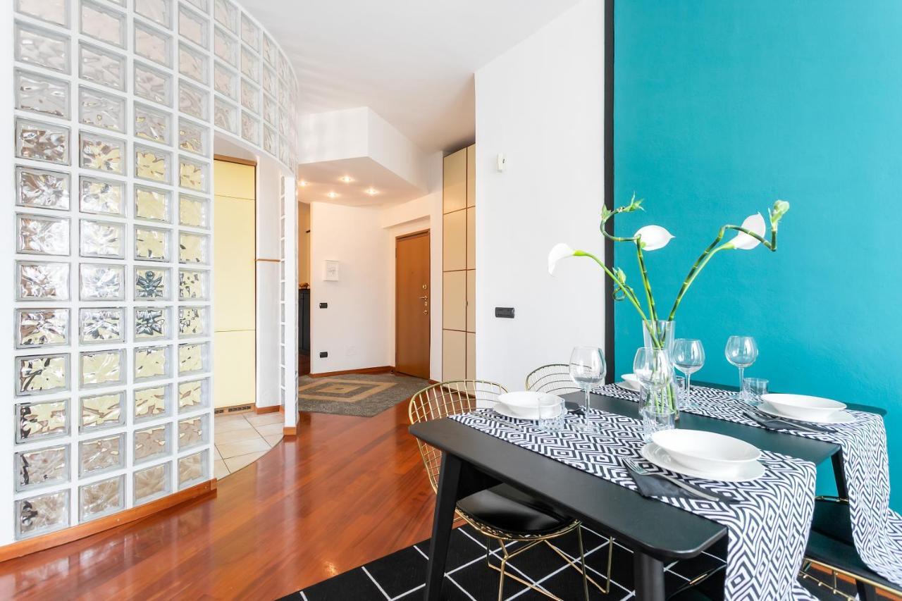 Santa Chiara Apartment By Myhomeincomo Dış mekan fotoğraf