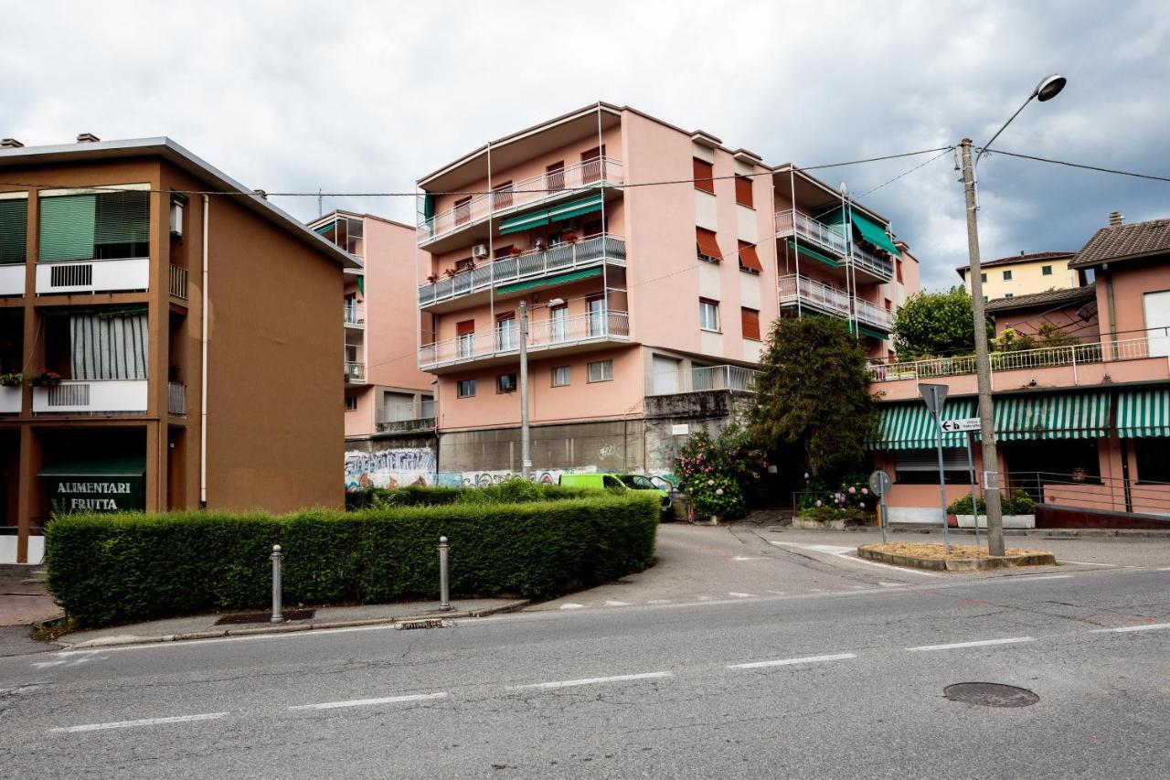Santa Chiara Apartment By Myhomeincomo Dış mekan fotoğraf